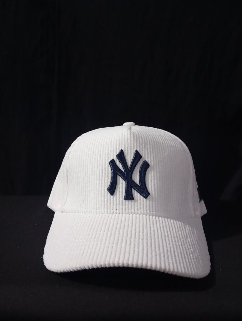 NEW YORK YANKEES CAP 🧢 (Category: Caps & Hats) located in La Trinidad. Submitted by trishaperle (Listing ID 1465106064, Image 1). Description: .