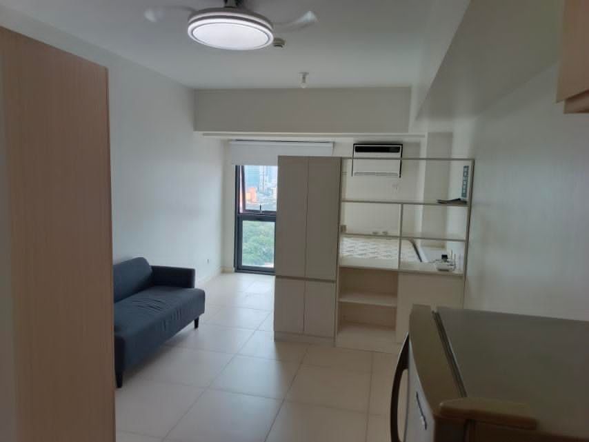 Newly Turn over Studio Unit in Makati City (Category: Apartments & Condos) located in Makati City. Submitted by fair1111 (Listing ID 1465169085, Image 3). Description: 🔥 INVESTOR’S PICK: Modern Studio Unit in Callisto Towers, Circuit Makati 🔥 Looking for a high-yield investment or your next cozy home right in the heart of Makati’s prime entertainment district? This studio unit at Callisto Towers is the perfect match! ✨ WHY YOU’LL LOVE THIS UNIT