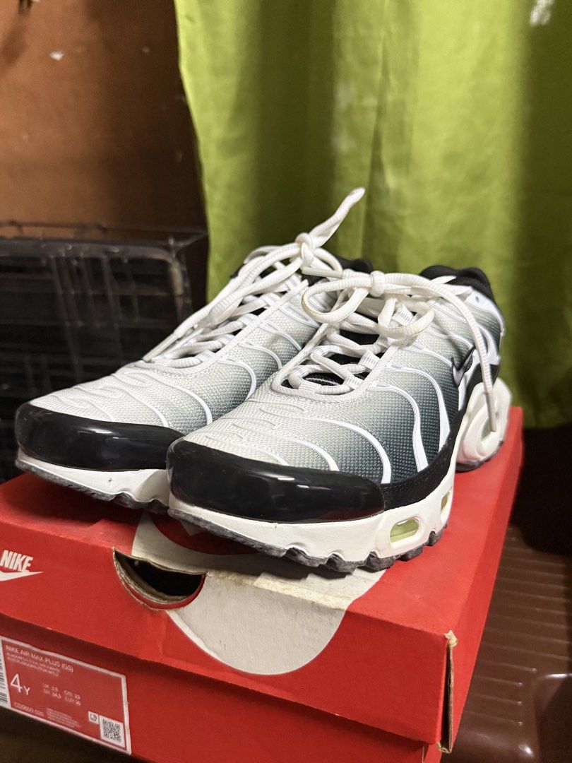 NIKE | Air Max Plus (GS) 23.5 cm / 4Y (Category: Sneakers) located in Pasay City. Submitted by angelle.garcia (Listing ID 1465098587, Image 1). Description: LAST PRICE POSTED. WILL NOT ENTERTAIN ANY QUERIES ASKING FOR A LOWER PRICE. Nike Air Max Plus (GS) – Black/MTLC Cool Grey-White Colorway Size: 4Y / UK3.5 / 23cm / EUR36 Original and Authentic. Worn only once. Kept in box after use. Natambak na lang. No more tissue paper sa box (tinapon na). W