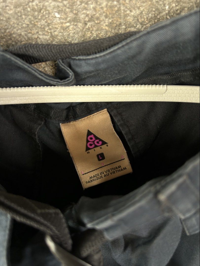 Nike ACG Woven Cargo Belted Tech-wear (Category: Trousers) located in Taguig. Submitted by mr.wanggg (Listing ID 1464426219, Image 2). Description: Nike ACG Woven Cargo Belted Tech-wear W - Adjustable L - 37" Authentic Excellent Condition 2,500 freeship .