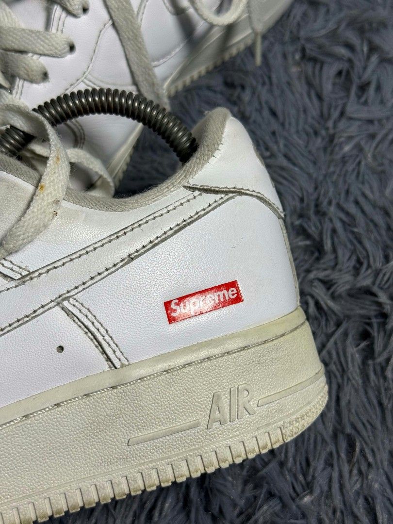 NIKE AF1 X SUPREME LOW (Category: Sneakers) located in Candelaria. Submitted by worn_gallerie (Listing ID 1465156502, Image 3). Description: NIKE AF1 SUPREME SIZE 6.5 US GOOD CONDITION ₱1,899 ONLY.