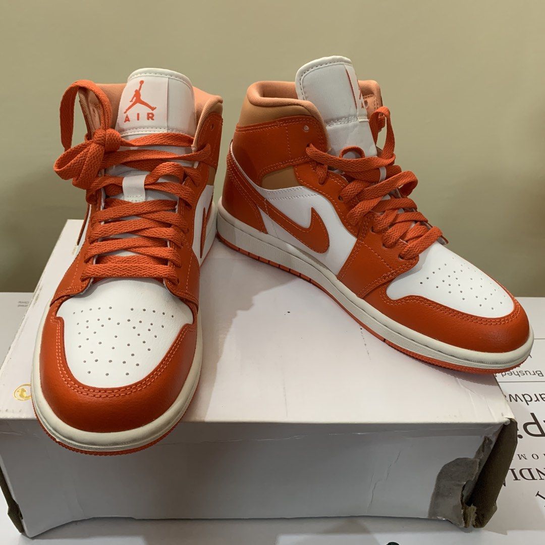 Nike Air Jordan 1 Mid (Category: Sneakers) located in Malasiqui. Submitted by Ellllee (Listing ID 1465076583, Image 1). Description: Air Jordan 1 Mid 100% Original -Size US 6.5 -No Box .