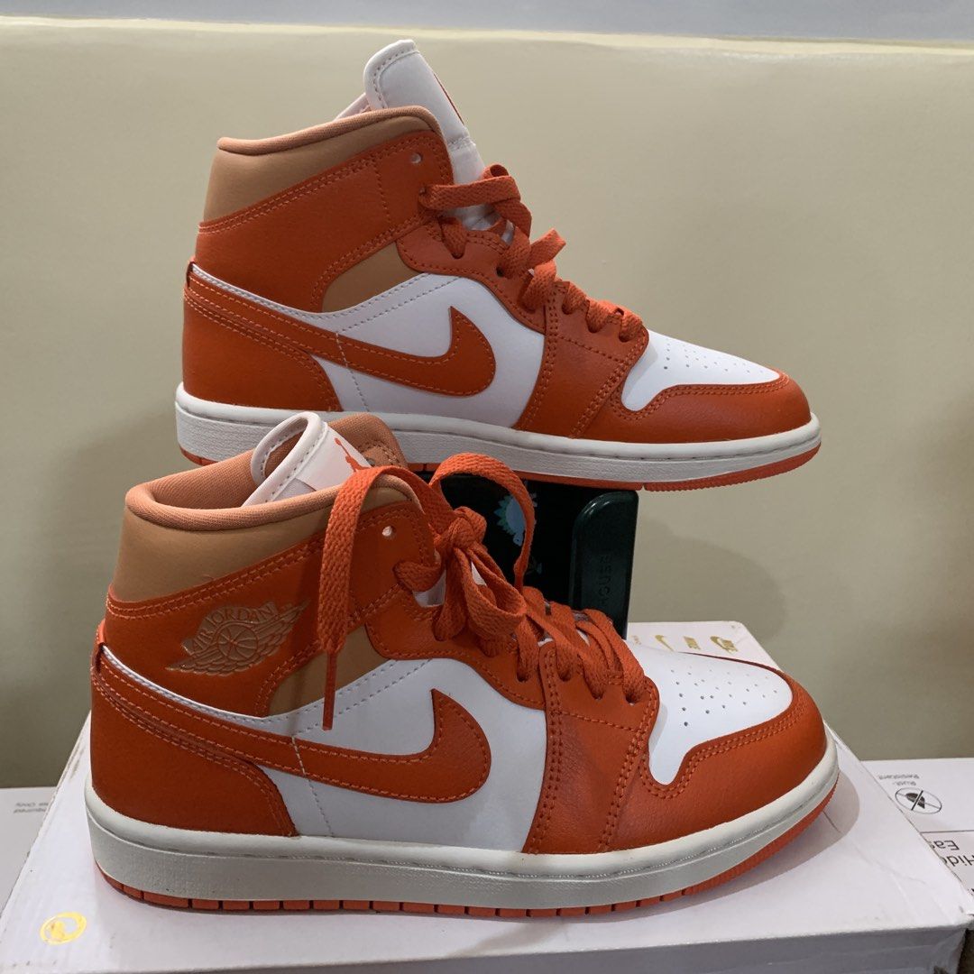 Nike Air Jordan 1 Mid (Category: Sneakers) located in Malasiqui. Submitted by Ellllee (Listing ID 1465076583, Image 3). Description: Air Jordan 1 Mid 100% Original -Size US 6.5 -No Box .