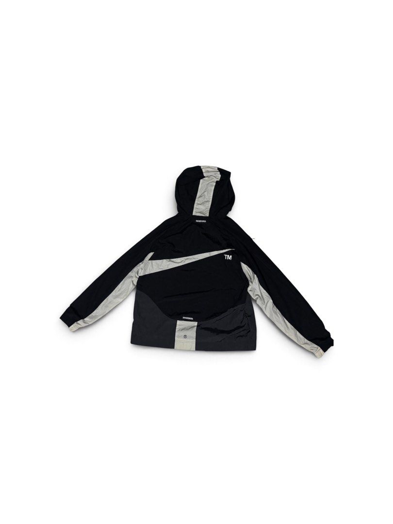 NIKE BIG SWOOSH WINDBREAKER (Category: Coats, Jackets and Outerwear) located in Nagcarlan. Submitted by thriftnikylee (Listing ID 1465079193, Image 2). Description: .