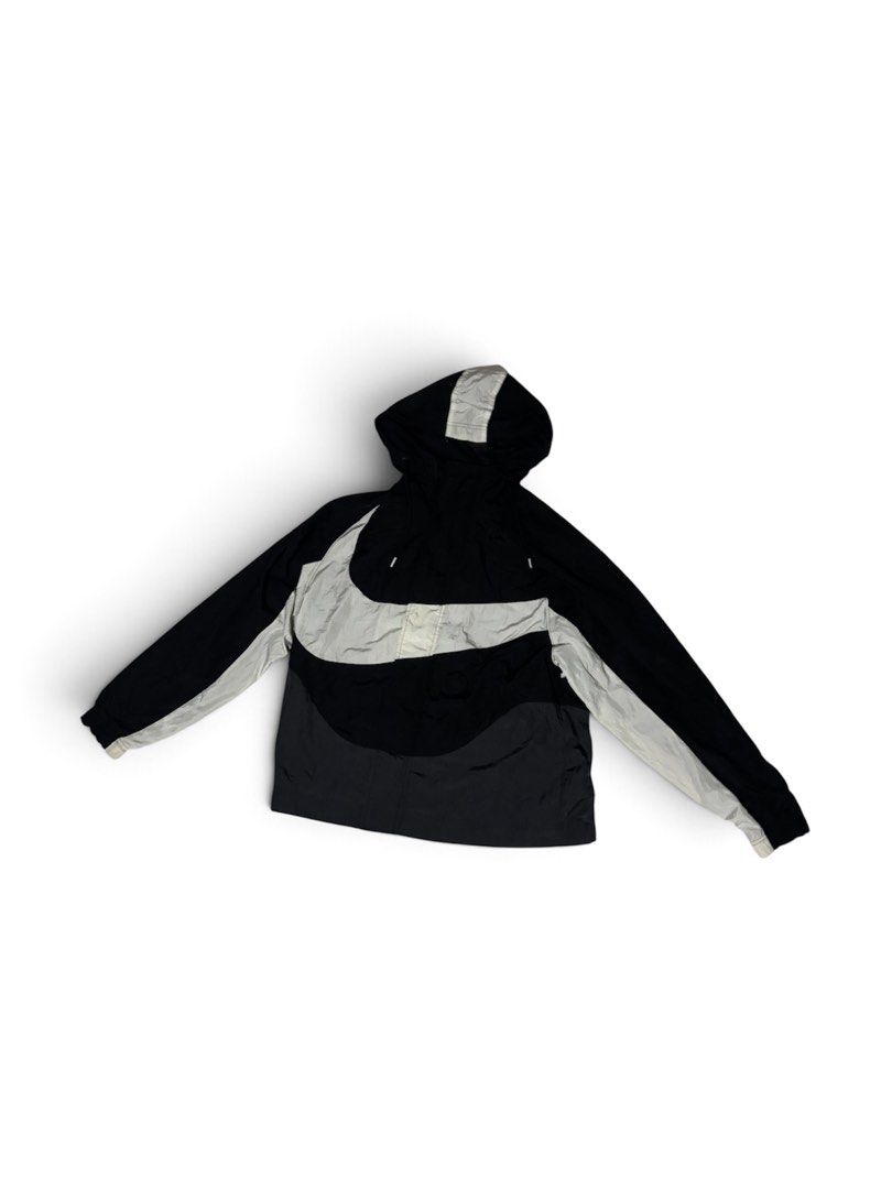 NIKE BIG SWOOSH WINDBREAKER (Category: Coats, Jackets and Outerwear) located in Nagcarlan. Submitted by thriftnikylee (Listing ID 1465079193, Image 1). Description: .