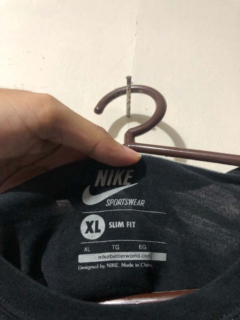 Nike Biglogo Shirt (Category: Shirts) located in Pasig City. Submitted by geloangelo17550 (Listing ID 1465155761, Image 2). Description: Authentic Excellent condition Issue cut washtag.