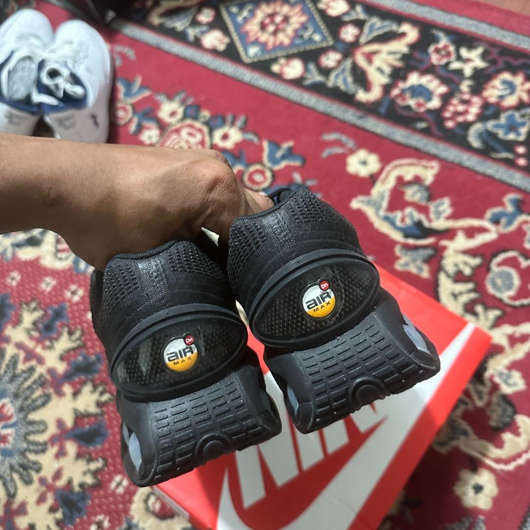 Nike DN (Category: Sneakers) located in Caloocan City. Submitted by pulito.streetwear (Listing ID 1465114409, Image 3). Description: Nike DN Size 10.5/28.5cm Bnew .