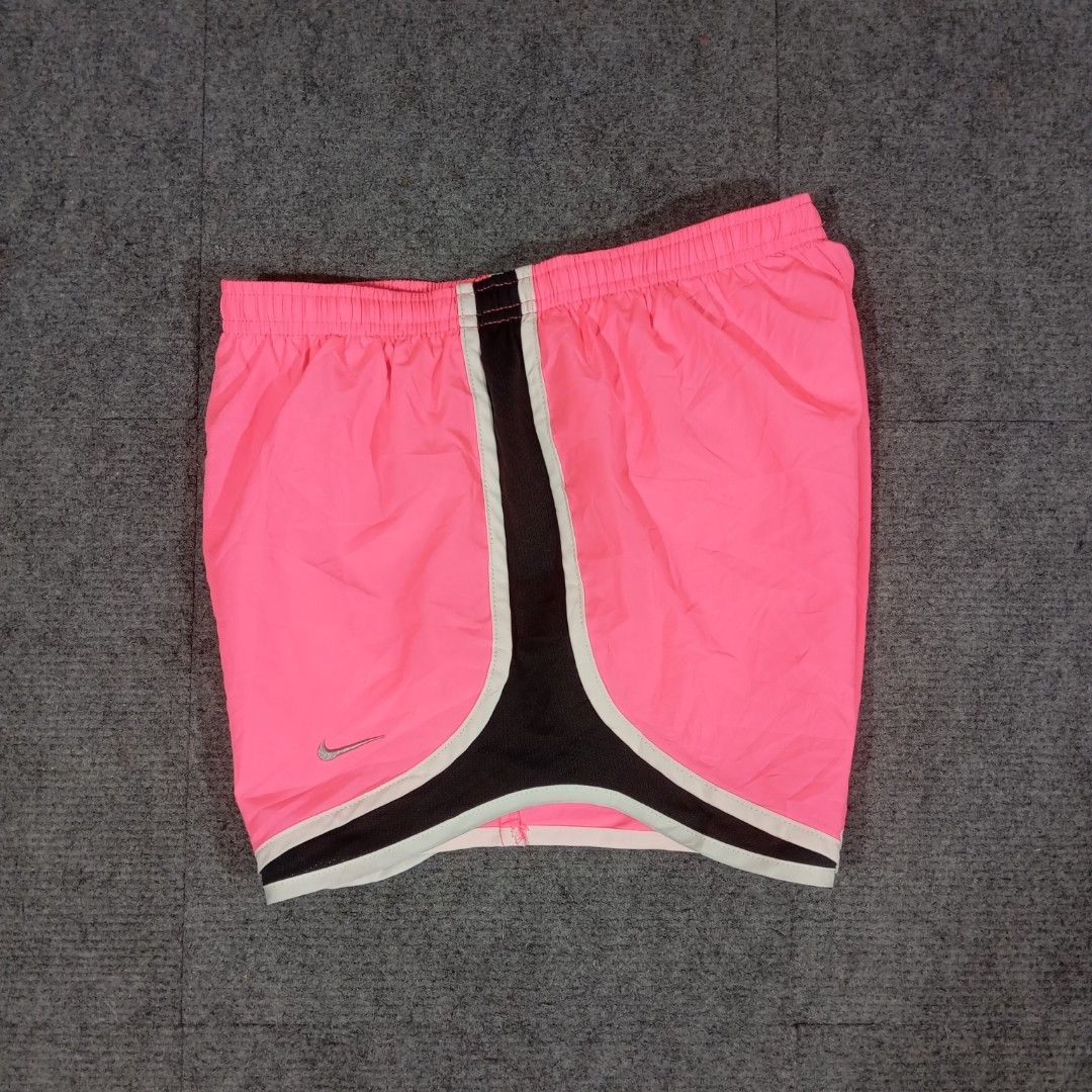 Nike Dri-Fit Tempo Running Short (Category: Shorts) located in Taguig. Submitted by sito. (Listing ID 1465017006, Image 1). Description: For sale! 📣 Nike Dri-Fit Tempo Running Short Specs and measurements: • Size XS • Width 25 inches • Thigh 12 inches • Rise 11 inches • Inseam 3 inches Condition Details: • Issue: NONE • Color rate: 10/10 • Overall Condition: 10/10 Asking Price: ~₱360 Transaction Details: Location: Upper Bicutan, Taguig City, Met