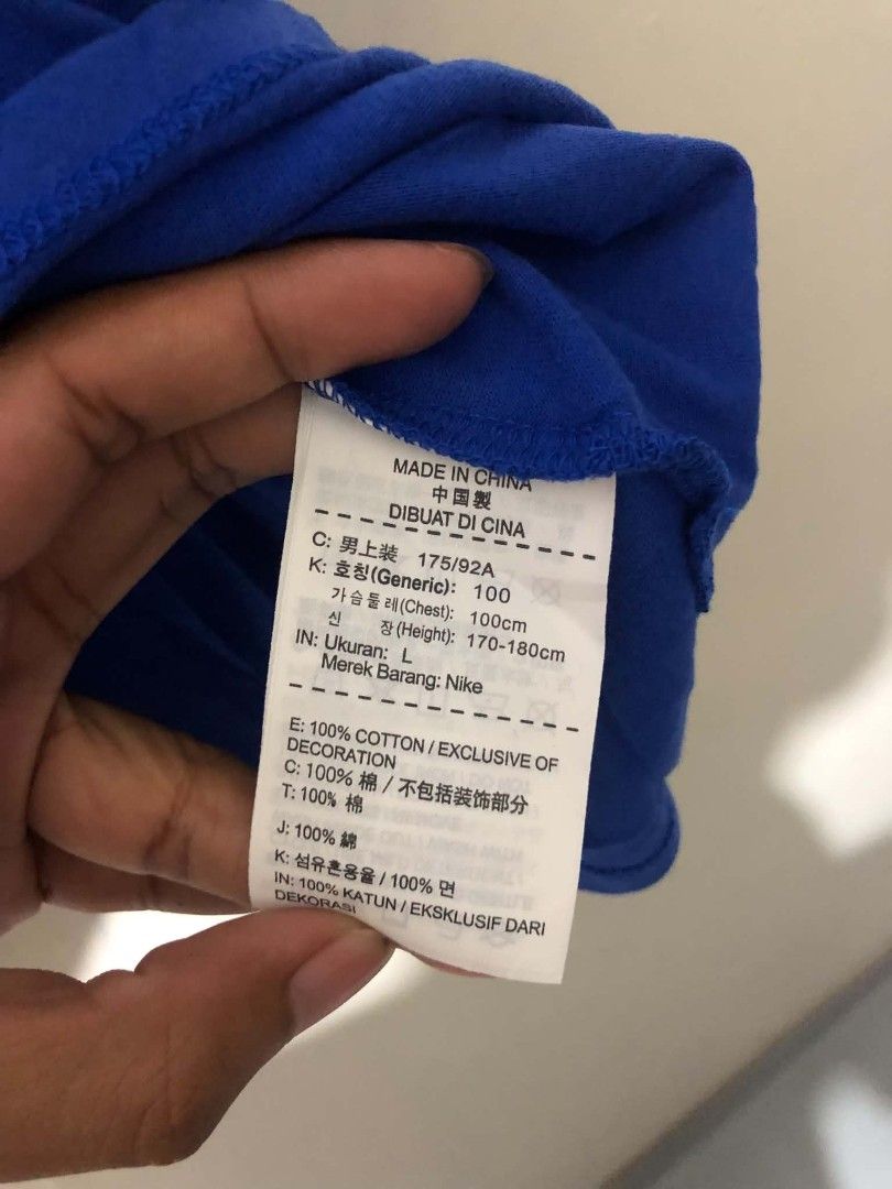 Nike FC Shirt (Category: Tshirts & Polo Shirts ) located in Pasig City. Submitted by geloangelo17550 (Listing ID 1465155226, Image 3). Description: Authentic Excellent condition No issue.