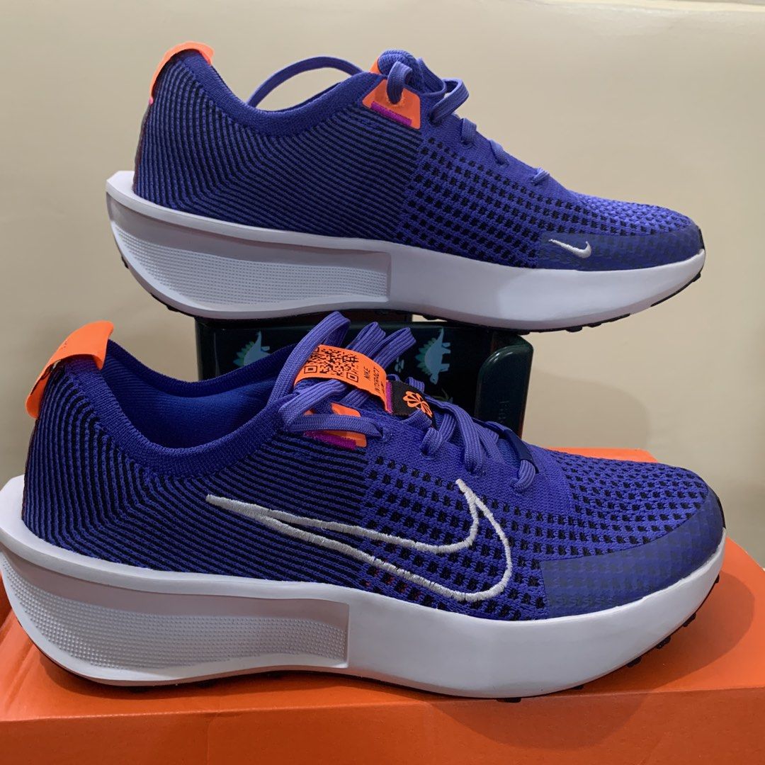 Nike Interact Run (Category: Sneakers) located in Malasiqui. Submitted by Ellllee (Listing ID 1465076160, Image 3). Description: Nike Interact Run 100% Original - Size US 8.5 - with original orange Nike box.