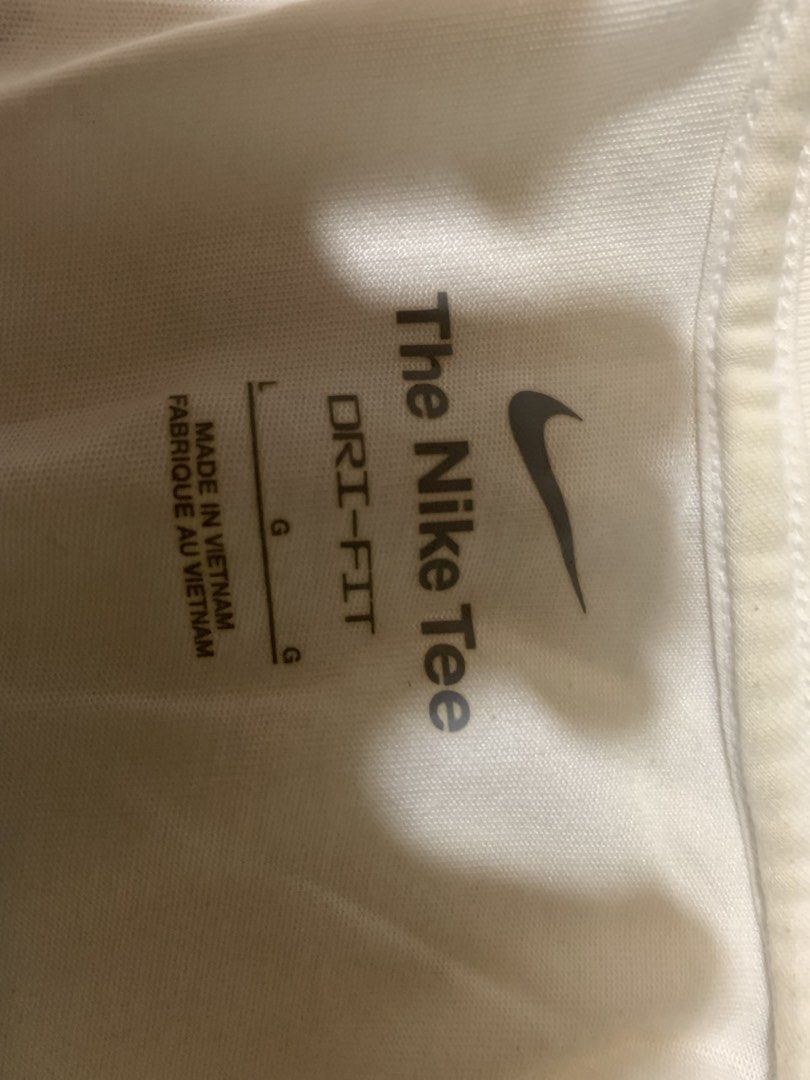 Nike “Just Do It” Graphic Tee – White (Category: Coats, Jackets and Outerwear) located in Cabadbaran. Submitted by drip_gallery (Listing ID 1465049424, Image 3). Description: .