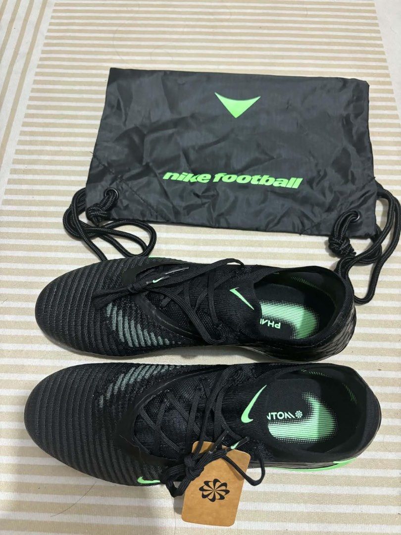NIKE PHANTOM 6 LOW ELITE FG (Category: Racket and Ball Sports) located in Manila. Submitted by topthepenguin720 (Listing ID 1465048732, Image 2). Description: Size: 10.5 US Inclusion: Drawstring Bag Bought in Bootcamp PH (Brand New, have not wore yet) Payment First Policy through GCash .