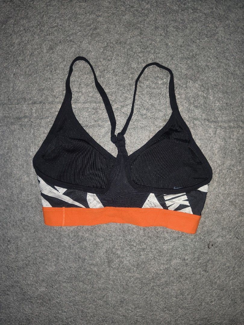 Nike sports bra (Category: Activewear) located in Cagayan de Oro. Submitted by elijah350below (Listing ID 1465157028, Image 3). Description: small excellent no issues. payment: Gcash, maribank & LBP courier: J&T color may vary due to lightning items are thrifted, limit expectations.