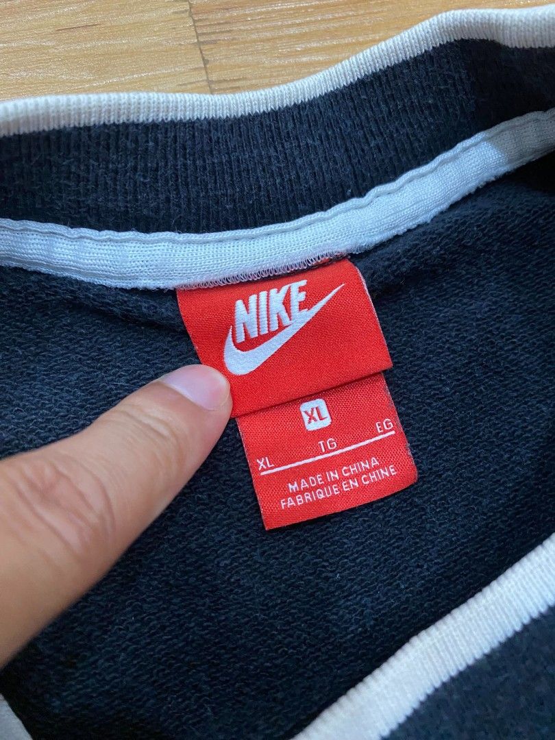 Nike Sportswear (Category: Longsleeves) located in Cavite. Submitted by six_thrift.ph (Listing ID 1465062908, Image 3). Description: 25x23.5 No flaws 600 + sf Dasmariñas, Cavite.
