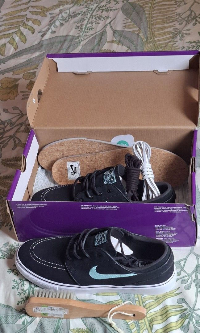 Nike stefan Janoski Tiffany Custom (Category: Sneakers) located in Manila. Submitted by jacobpablorams (Listing ID 1464991355, Image 2). Description: Brandnew✅️ size 8.5 mens This is Custom Tiffany Only💎 💯% Original Legit solid ng pagka custom d2💯 Complete Og box extra lace & insole 7,500 php only Slight Negotiable Rfs-wrong size 8 lang sna location📍bulacan.