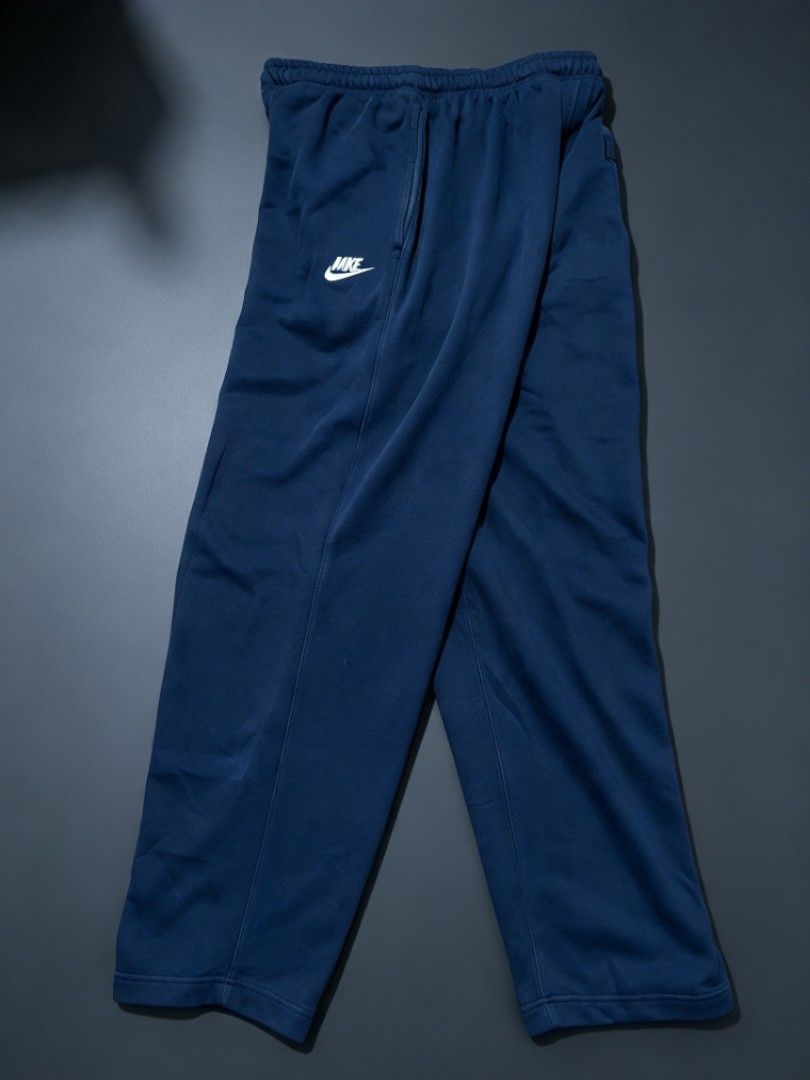 NIKE SWEATPANTS (Category: Joggers) located in Malabon City. Submitted by arc___wear (Listing ID 1465031749, Image 1). Description: NIKE SWEATPANTS - SIZE LARGE ON TAG - NO ISSUE - GOOD CONDITION - COLOR RATE 9.8/10 - DM FOR MORE DETAILS AND PICS.