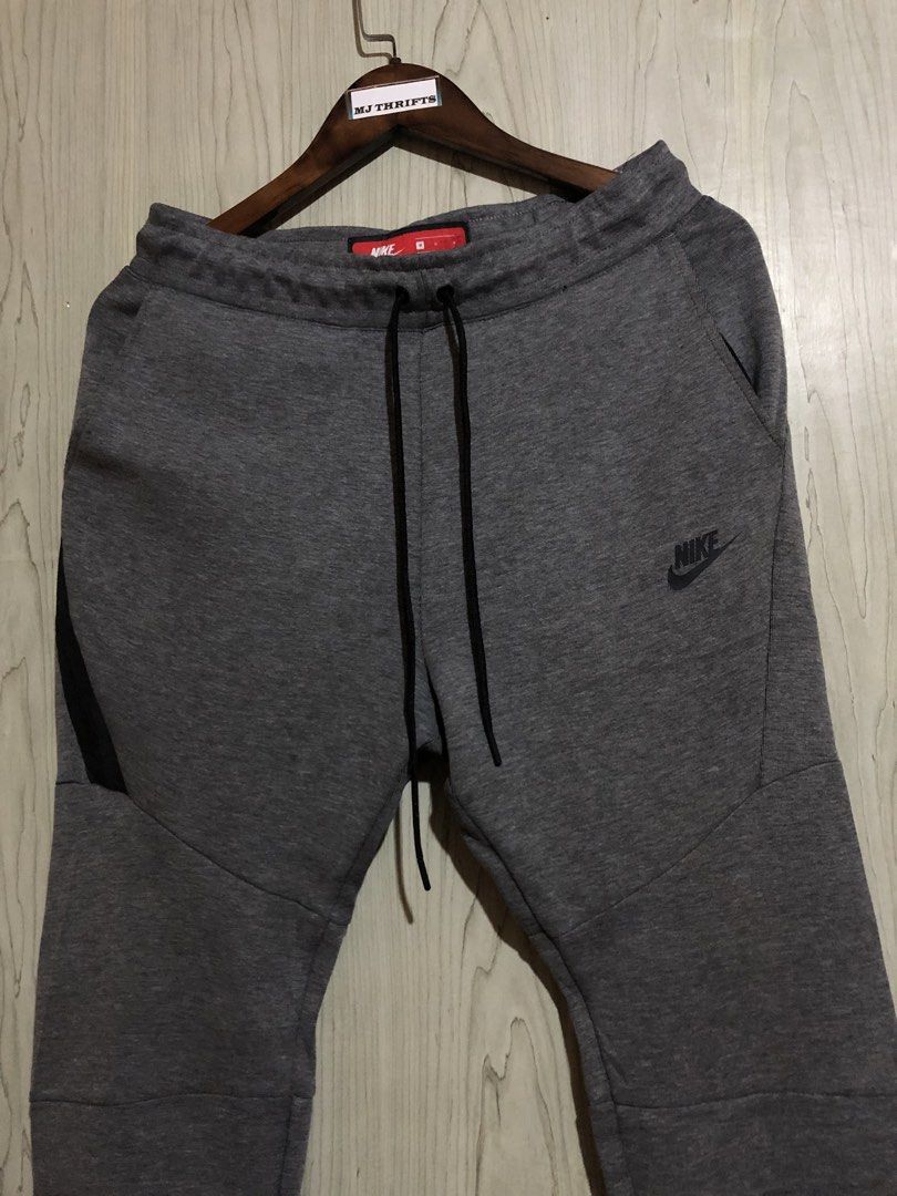 Nike techfleece jogger (Category: Joggers) located in Ozamiz City. Submitted by mj_thrifts (Listing ID 1465024561, Image 3). Description: Nike dark grey techfleece W:30 hanggang 33 x L:38 Excellent condition 9.5/10 680+sf.