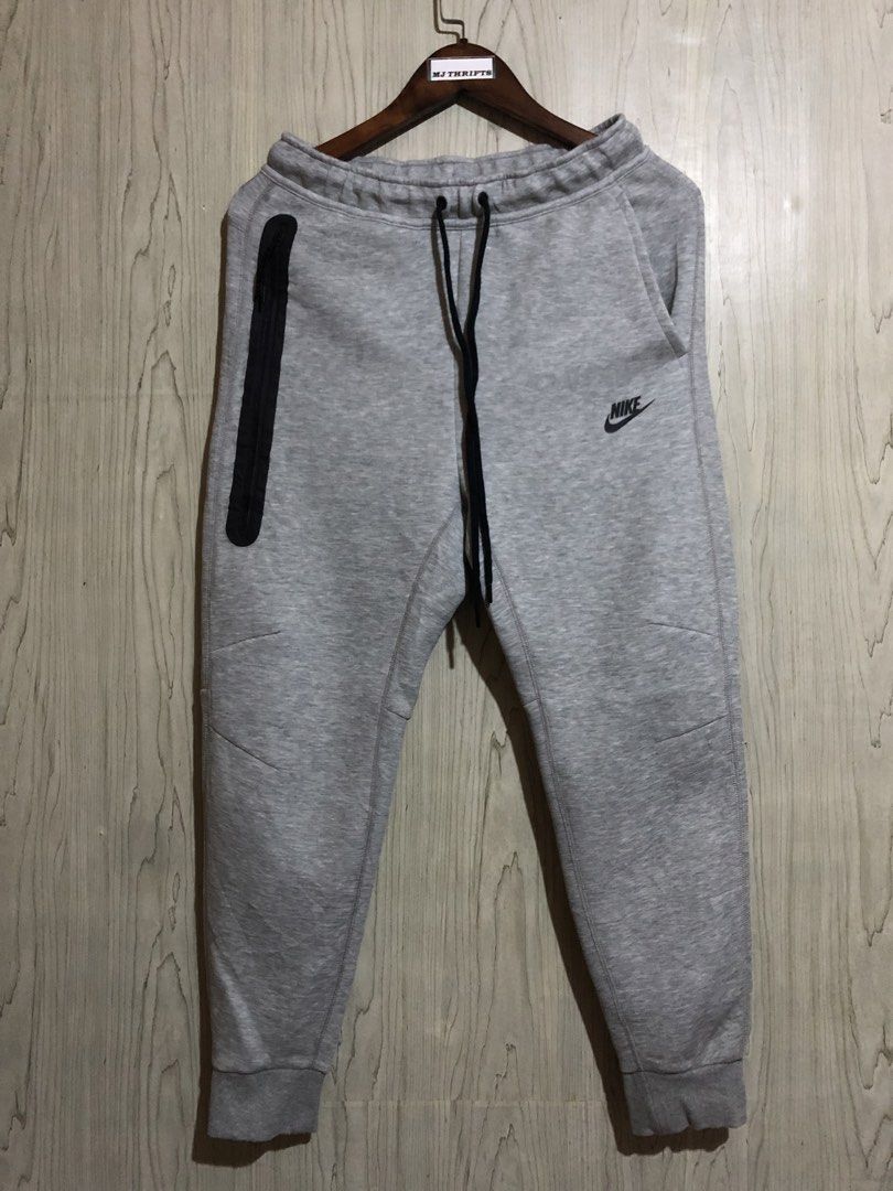 Nike techfleece jogger (Category: Joggers) located in Ozamiz City. Submitted by mj_thrifts (Listing ID 1465025112, Image 2). Description: Nike grey techfleece W:30 hanggang 33 x L:38 Excellent condition 9.5/10 680+sf.