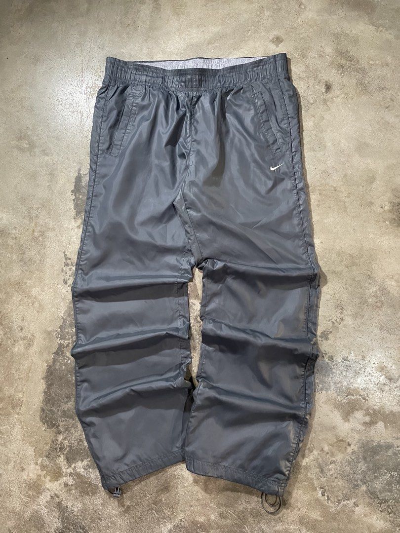 NIKE TRACK PANTS (Category: Joggers) located in Sorsogon. Submitted by thirfthaven_89 (Listing ID 1464969955, Image 1). Description: Waist:33-37 Length:39.