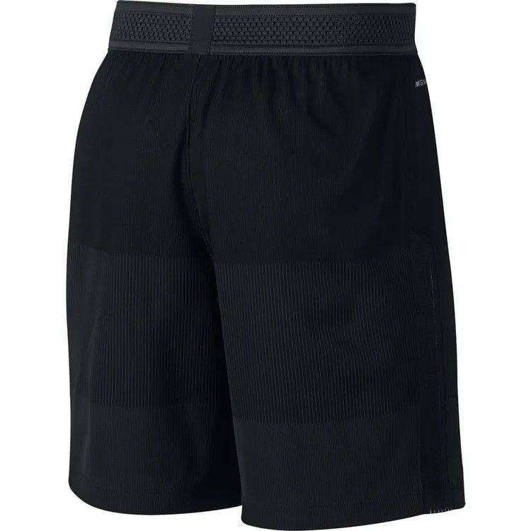 NIKE TRAINING SHORTS AEROSWIFT STRIKE (Category: Activewear) located in San Pedro. Submitted by cyanide.slug.cat (Listing ID 1465080814, Image 2). Description: s-m 28-32" waist 17.5" length.