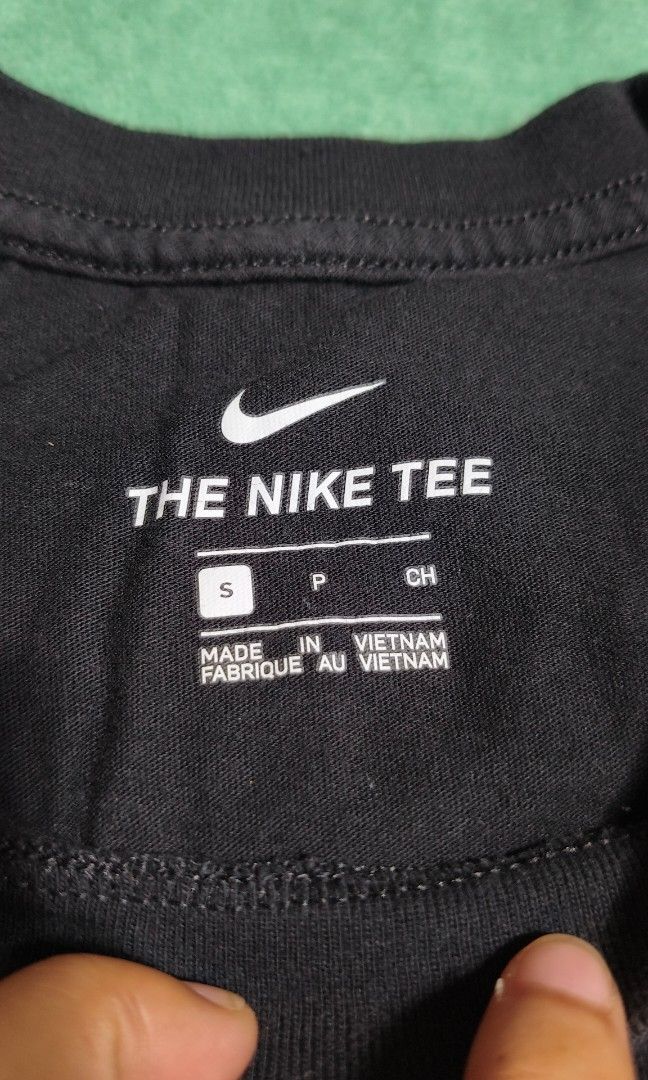 Nike tshirt (Category: Tshirts & Polo Shirts ) located in Cebu City. Submitted by hvthrift (Listing ID 1465110553, Image 2). Description: Size S on tag can fit to L Dimes - W19 x L28 Good condition MOP: Gcash or Maribank.