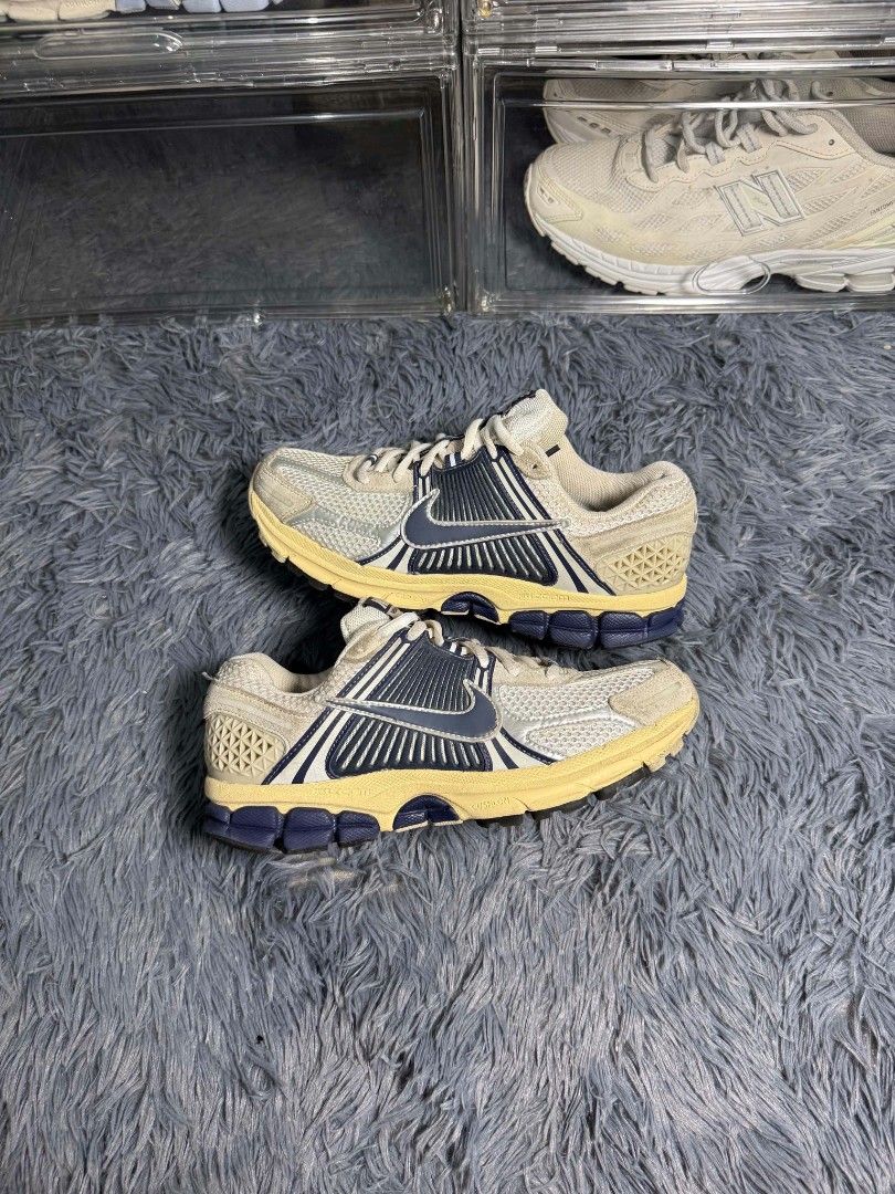 NIKE VOMERO 5 "THUNDER BLUE/CREAM" (Category: Sneakers) located in Candelaria. Submitted by worn_gallerie (Listing ID 1465160831, Image 1). Description: NIKE VOMERO 5 SIZE 6 US WOMENS GOOD CONDITION ₱2,899 ONLY.