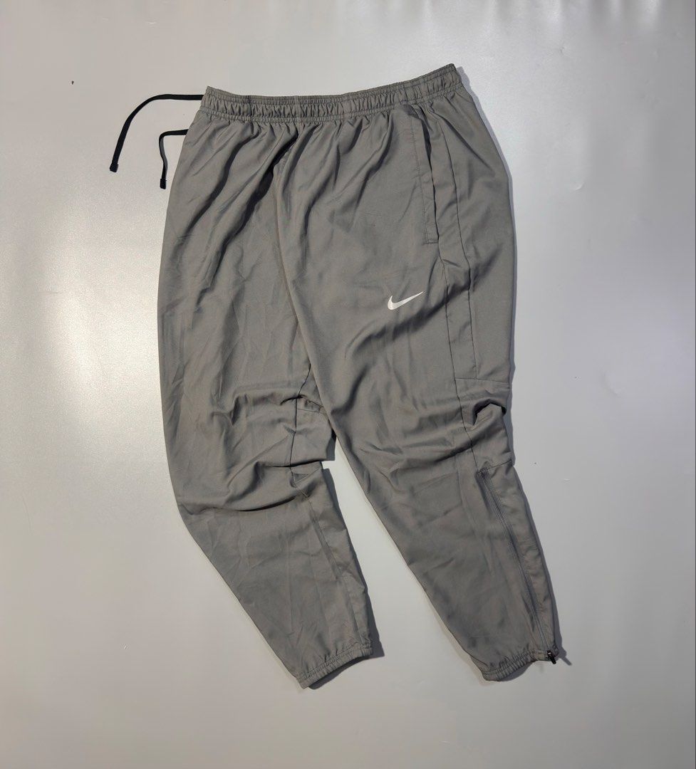 Nike woven jogger (Category: Joggers) located in Alicia. Submitted by rigzoneph (Listing ID 1465075736, Image 1). Description: ‼️WANT TO SELL‼️ 🏷️ Nike Dri-fit Jogger ✨ Authentic / Original ✨ Excellent Condition ✨ No major issue✅ ✨ Color Rate: 9.5/10 or better ✨ Color vary due to lighting 📏 Size • Waist: 30 - 34 Stretched • Length: 37 - Pang Training outfit🔥 💰780 + Shipping Fee 📍 Mindanao 📩 Dm to purchase • First to Pay, First to Ship.