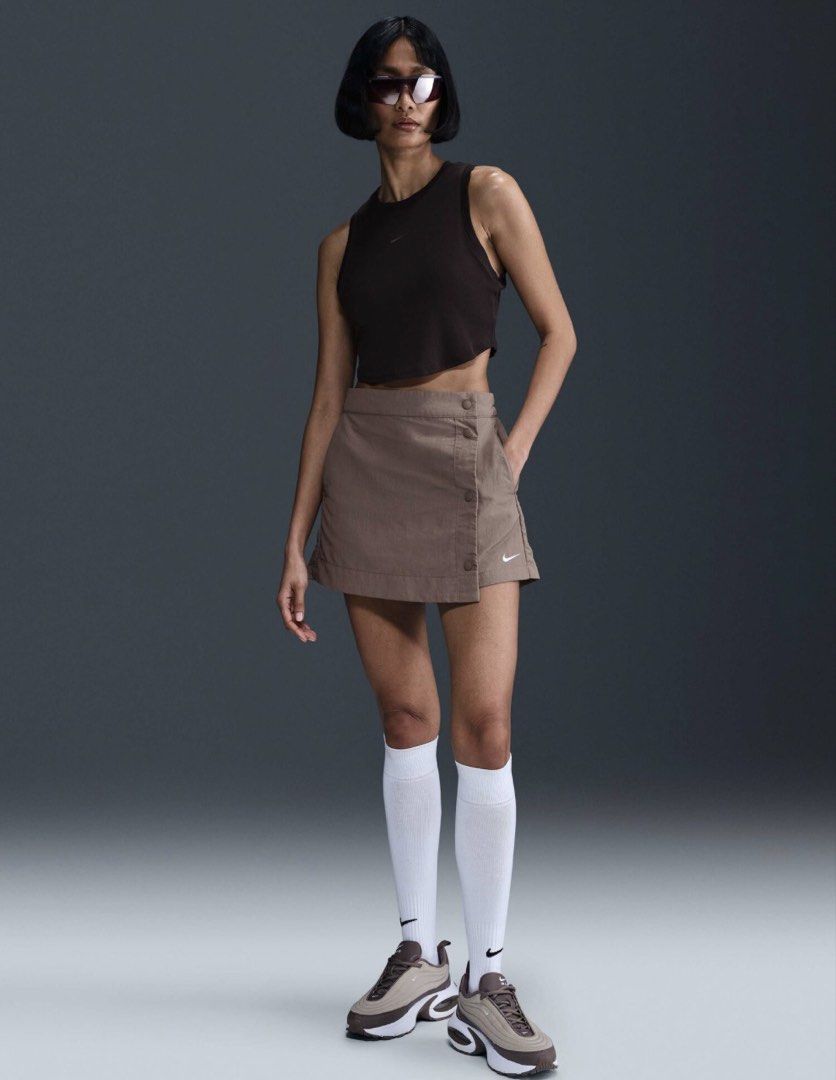 Nike woven Skort (Category: Skirts) located in Las Pinas. Submitted by __dayaaaaan21 (Listing ID 1464971872, Image 2). Description: Never used. Hindi kasya sakin 😅.