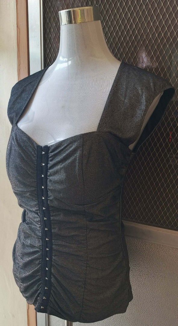 Nine West Suit Grey Corset Style Top (Category: Sleeveless) located in Cebu City. Submitted by violacloset (Listing ID 1465056729, Image 3). Description: Measurements: length: 26 bust: 17 waist: 16 a bit stretchable plunging neckline forms cleavage .