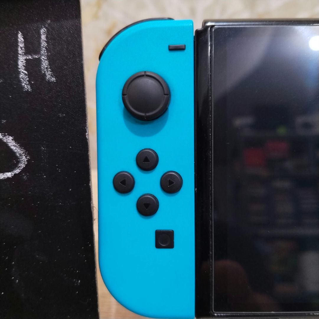 Nintendo Switch OLED Neon Super Fresh pa! (Category: Nintendo) located in Paranaque City. Submitted by thebiskwitcompany (Listing ID 1464995068, Image 3). Description: #191 Nintendo Switch Oled P10995 -Box, Unit, Charger, Joycons, Joycon Strap, Joycon Grip, Dock, HMDI -No Issue (buttons, analog, eshop, micro sd card reader, wifi etc) -with tempered glass since day 1 -like new and super fresh pa! Shipping through Lalamove, Grab, JNT, LBC (COD/COP)