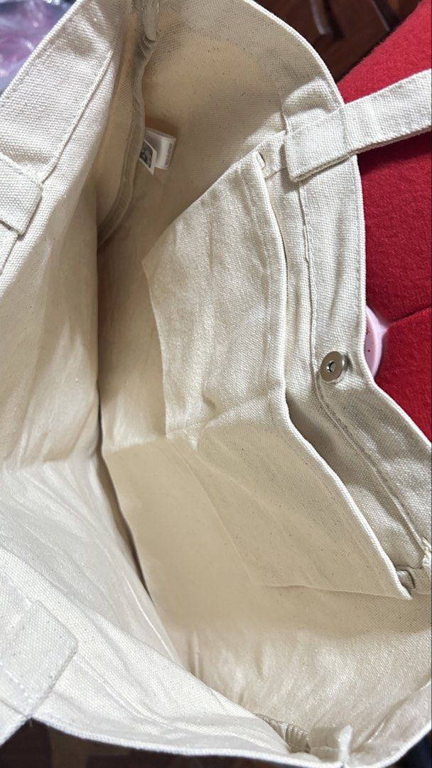 north face tote bag (Category: Tote Bags) located in Quezon City. Submitted by prelovedthings830 (Listing ID 1465054516, Image 2). Description: .