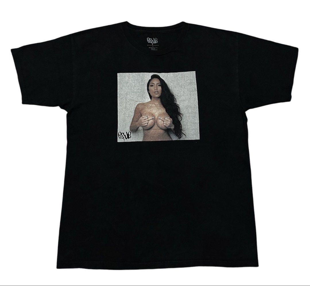 Nude Tee (Category: Tshirts & Polo Shirts ) located in Quezon City. Submitted by _thriftland (Listing ID 1465087912, Image 1). Description: Size Large Width 22.5 Length 30 Excellent Condition Hairline Cracks.