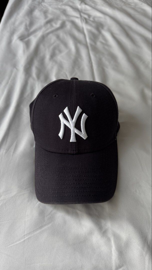 NY Yankees New Era Baseball Cap (Category: Caps & Hats) located in Makati City. Submitted by goldcn (Listing ID 1465033295, Image 1). Description: .