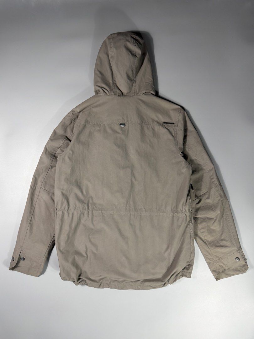 Oakley Emblem Patch Outdoor Hood Jacket Gray (Category: Coats, Jackets and Outerwear) located in Manila. Submitted by whowearsstreetwear (Listing ID 1465132501, Image 2). Description: Oakley Emblem Patch Utility Cargo Outdoor Hood Jacket Gray - Size: Small on tag best fit Large (measurements in inches) W - 23 L - 29-30 Condition: Excellent Flaw/s: none + shipping fee Location: Manila (Near UST).
