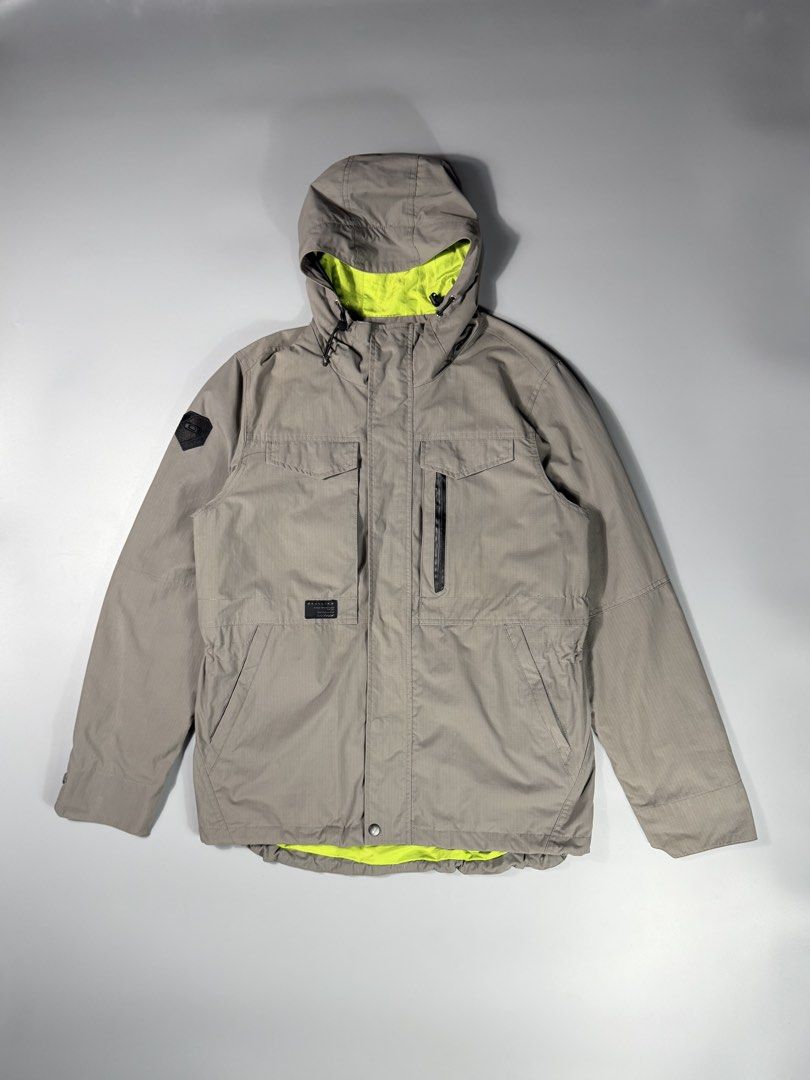 Oakley Emblem Patch Outdoor Hood Jacket Gray (Category: Coats, Jackets and Outerwear) located in Manila. Submitted by whowearsstreetwear (Listing ID 1465132501, Image 1). Description: Oakley Emblem Patch Utility Cargo Outdoor Hood Jacket Gray - Size: Small on tag best fit Large (measurements in inches) W - 23 L - 29-30 Condition: Excellent Flaw/s: none + shipping fee Location: Manila (Near UST).