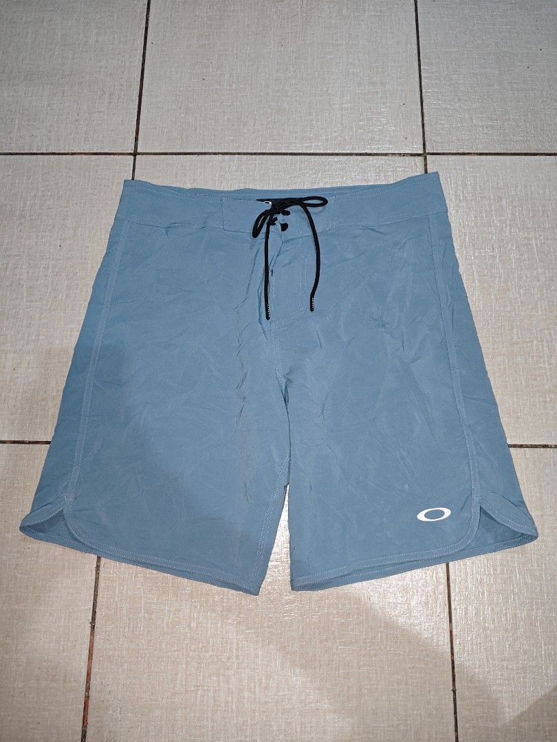 Oakley Performance Fit Board Shorts Blue Size 32 (Category: Swim Trunks & Board Shorts) located in Manila. Submitted by lilianapat52117 (Listing ID 1465066414, Image 2). Description: OAKLEY PERFORMANCE FIT B/S BLUE GREY US 32 JPN 34 WAIST 32-34 LENGTH 18½ EUC NO ISSUES 800.