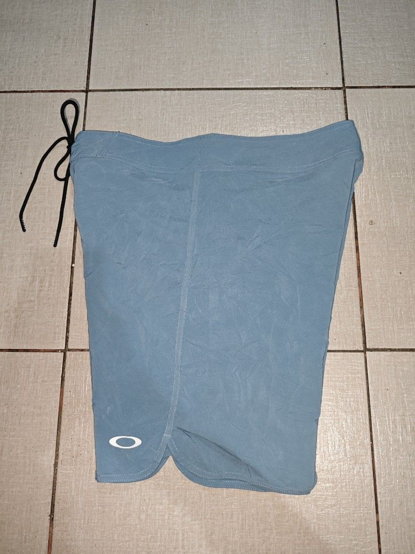 Oakley Performance Fit Board Shorts Blue Size 32 (Category: Swim Trunks & Board Shorts) located in Manila. Submitted by lilianapat52117 (Listing ID 1465066414, Image 1). Description: OAKLEY PERFORMANCE FIT B/S BLUE GREY US 32 JPN 34 WAIST 32-34 LENGTH 18½ EUC NO ISSUES 800.