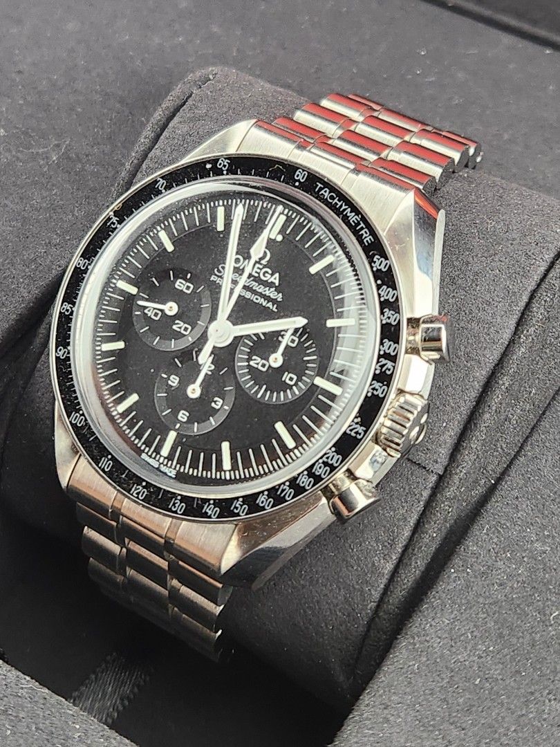 Omega Speedmaster Hesalite (Category: Men's Watches) located in Muntinlupa City. Submitted by watch.hunter.ph (Listing ID 1464983279, Image 2). Description: Omega Speedmaster Moonwatch 310.304.250.01.001 Hesalite 42mm Manual Wind Complete set 2022 Open for 3rd party authentication Php 325k OBO Meetup Alabang / BGC preferred.