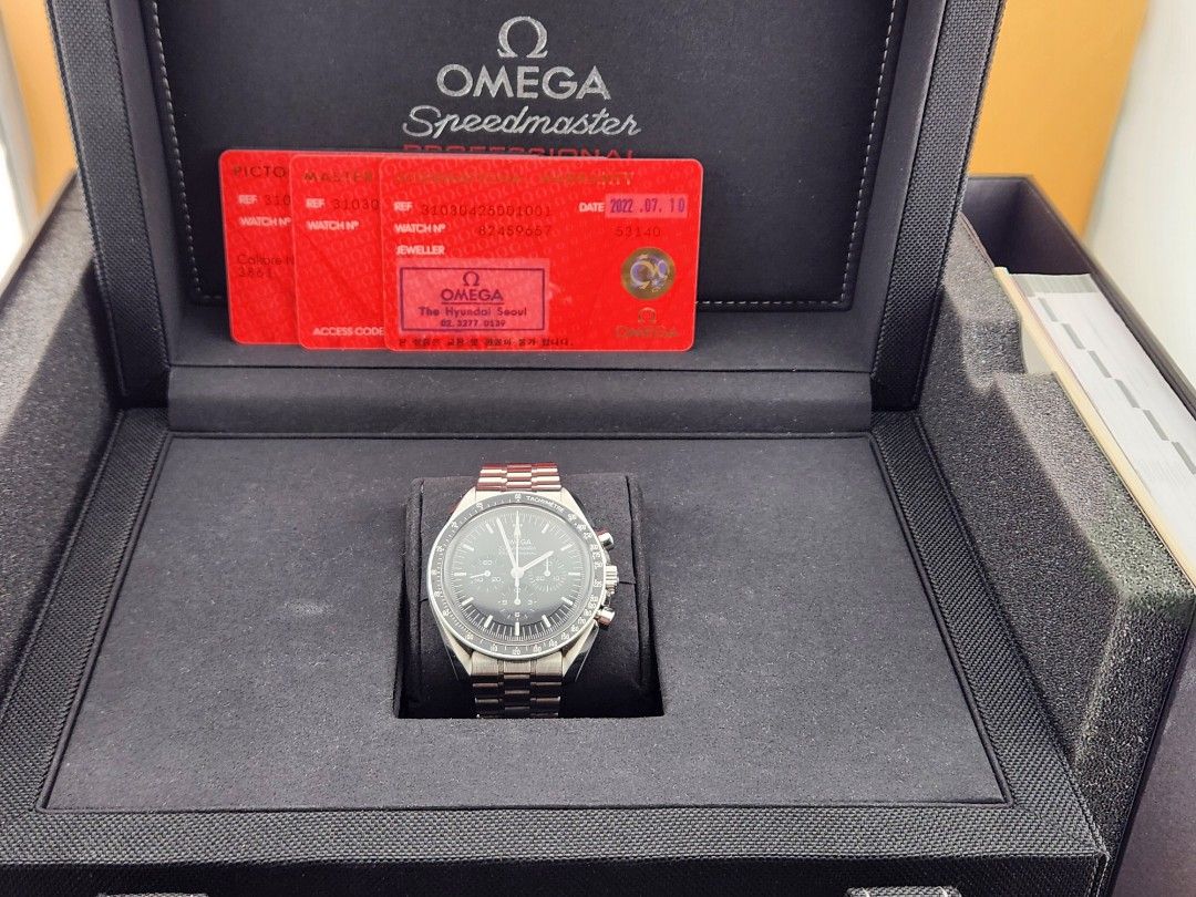 Omega Speedmaster Hesalite (Category: Men's Watches) located in Muntinlupa City. Submitted by watch.hunter.ph (Listing ID 1464983279, Image 1). Description: Omega Speedmaster Moonwatch 310.304.250.01.001 Hesalite 42mm Manual Wind Complete set 2022 Open for 3rd party authentication Php 325k OBO Meetup Alabang / BGC preferred.