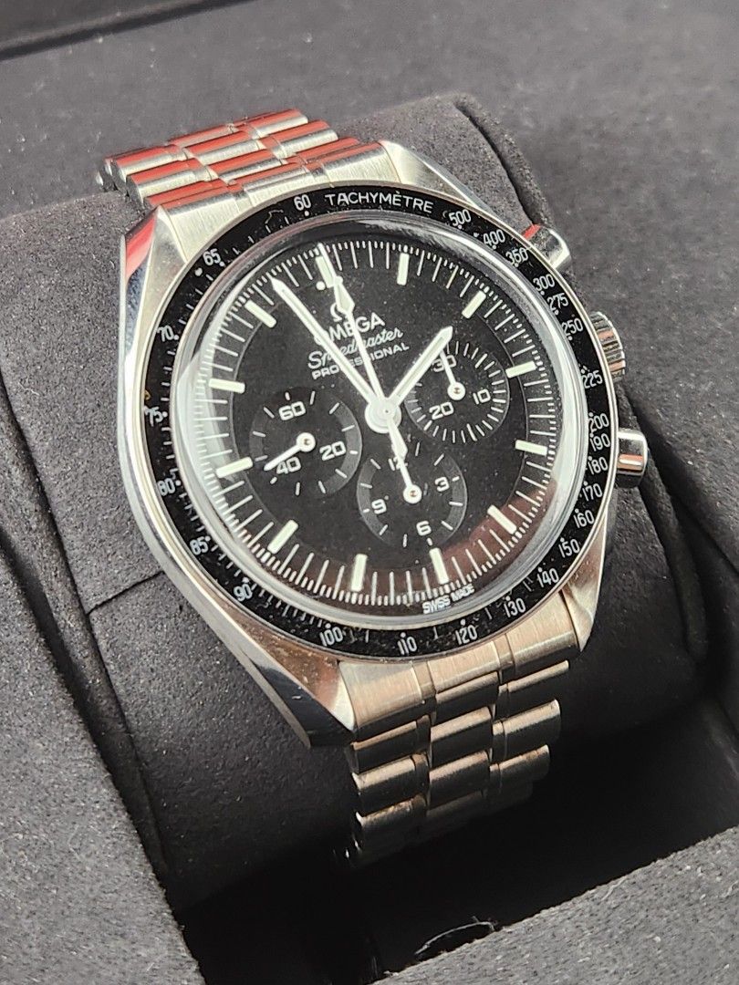 Omega Speedmaster Hesalite (Category: Men's Watches) located in Muntinlupa City. Submitted by watch.hunter.ph (Listing ID 1464983279, Image 3). Description: Omega Speedmaster Moonwatch 310.304.250.01.001 Hesalite 42mm Manual Wind Complete set 2022 Open for 3rd party authentication Php 325k OBO Meetup Alabang / BGC preferred.