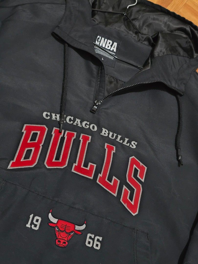 Official NBA Chicago Bulls Windbreaker (Category: Coats, Jackets and Outerwear) located in Manila. Submitted by gilbert0522 (Listing ID 1465054871, Image 2). Description: • OFFICIAL NBA MERCH • Color rate: 10/10 • Issue: None • Size: Large • NEGOTIABLE TO SURE BUYER YOU CAN CHECK MY OTHER LISTINGS 👕 All Authentic/Original Preloved from South Korea 📍Sampaloc, Manila 🚚 JNT/Lalamove.