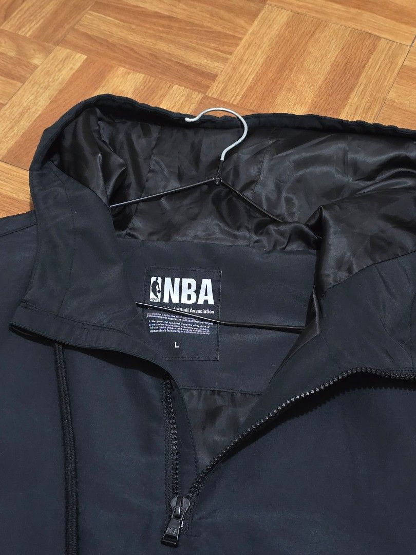 Official NBA Chicago Bulls Windbreaker (Category: Coats, Jackets and Outerwear) located in Manila. Submitted by gilbert0522 (Listing ID 1465054871, Image 3). Description: • OFFICIAL NBA MERCH • Color rate: 10/10 • Issue: None • Size: Large • NEGOTIABLE TO SURE BUYER YOU CAN CHECK MY OTHER LISTINGS 👕 All Authentic/Original Preloved from South Korea 📍Sampaloc, Manila 🚚 JNT/Lalamove.