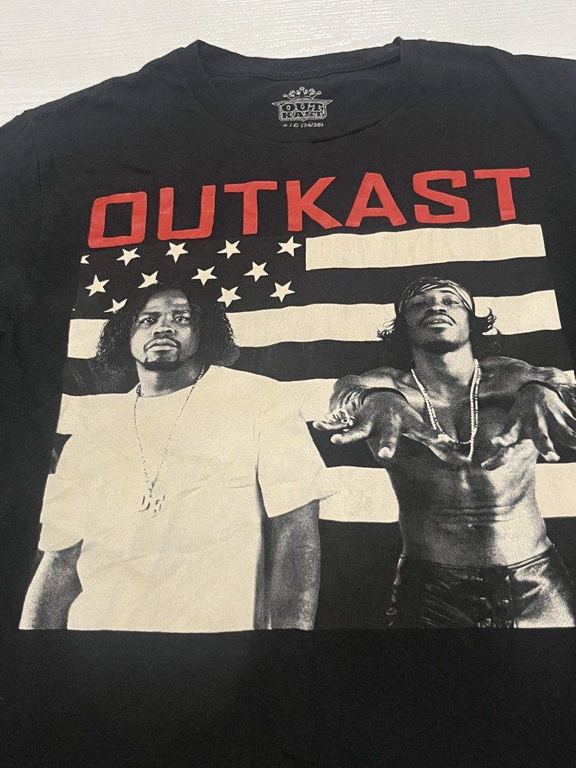 Official Outkast Graphic Tee (Category: Tshirts & Polo Shirts ) located in Las Pinas. Submitted by 5.1.5kurono (Listing ID 1465148324, Image 3). Description: Available ✅ Official Outkast Tee ₱400 • width: 18 • length: 26 Issue: • none 📍 las piñas, ph • j&t / lalamove 📦 • sf shouldered by buyer • gcash only 💸 (payment first) color may vary due to lighting all items are thrifted please manage your expectations.