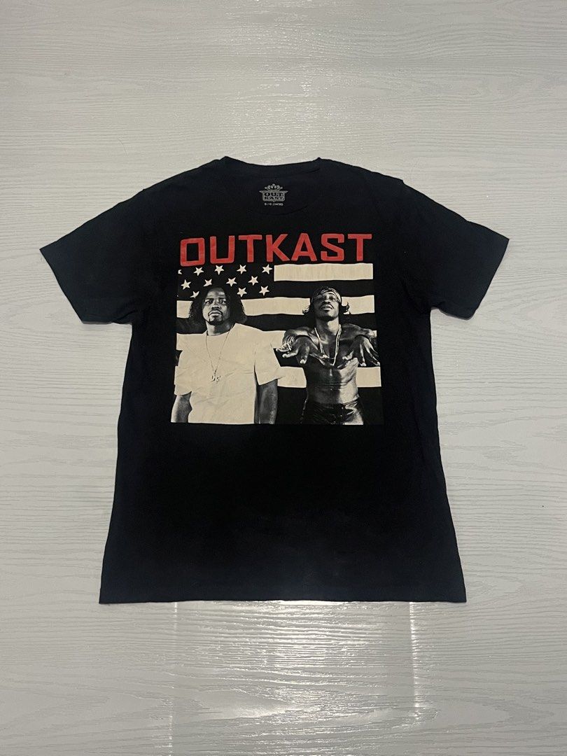 Official Outkast Graphic Tee (Category: Tshirts & Polo Shirts ) located in Las Pinas. Submitted by 5.1.5kurono (Listing ID 1465148324, Image 2). Description: Available ✅ Official Outkast Tee ₱400 • width: 18 • length: 26 Issue: • none 📍 las piñas, ph • j&t / lalamove 📦 • sf shouldered by buyer • gcash only 💸 (payment first) color may vary due to lighting all items are thrifted please manage your expectations.