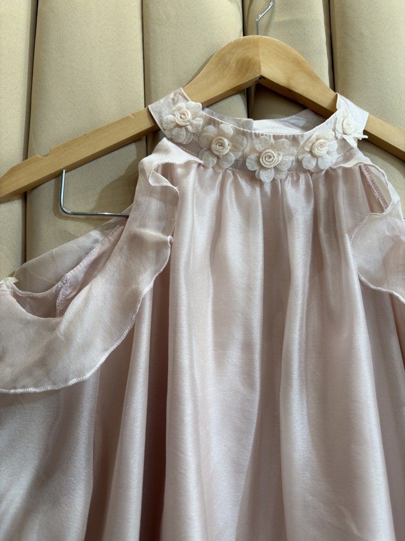 Off-shoulder Chiffon Blouse (Category: Blouses) located in Manila. Submitted by glamstylemnl (Listing ID 1465141830, Image 2). Description: ♡ SIZE: M ♡ BUST: 36 ♡ Swipe left to see the actual color & details ♡ decorative floral accented neck / ruffled arm opening ♡ HQ • 10/10 ♡ Ready to wear 👚.