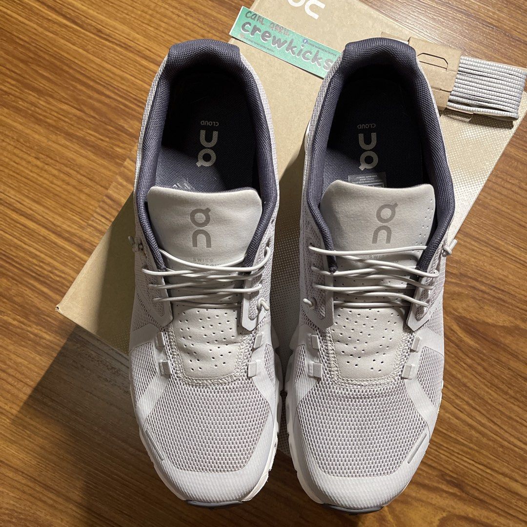 On Cloud 5 'Glacier White' (Category: Sneakers) located in Pasig City. Submitted by crewkicks.ph (Listing ID 1465142896, Image 3). Description: OC5 'Glacier White' Size 10 US M Used 2x Complete OG ₱ 4,498 ONLY! ORTIGAS CENTER.