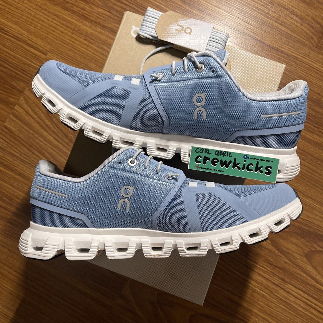 On Cloud 6 'Chambray / White' (Category: Sneakers) located in Pasig City. Submitted by crewkicks.ph (Listing ID 1465143102, Image 2). Description: OC6 'Chambray / White' Size 10 US M Used 2x Complete OG ₱ 4,998 ONLY!.