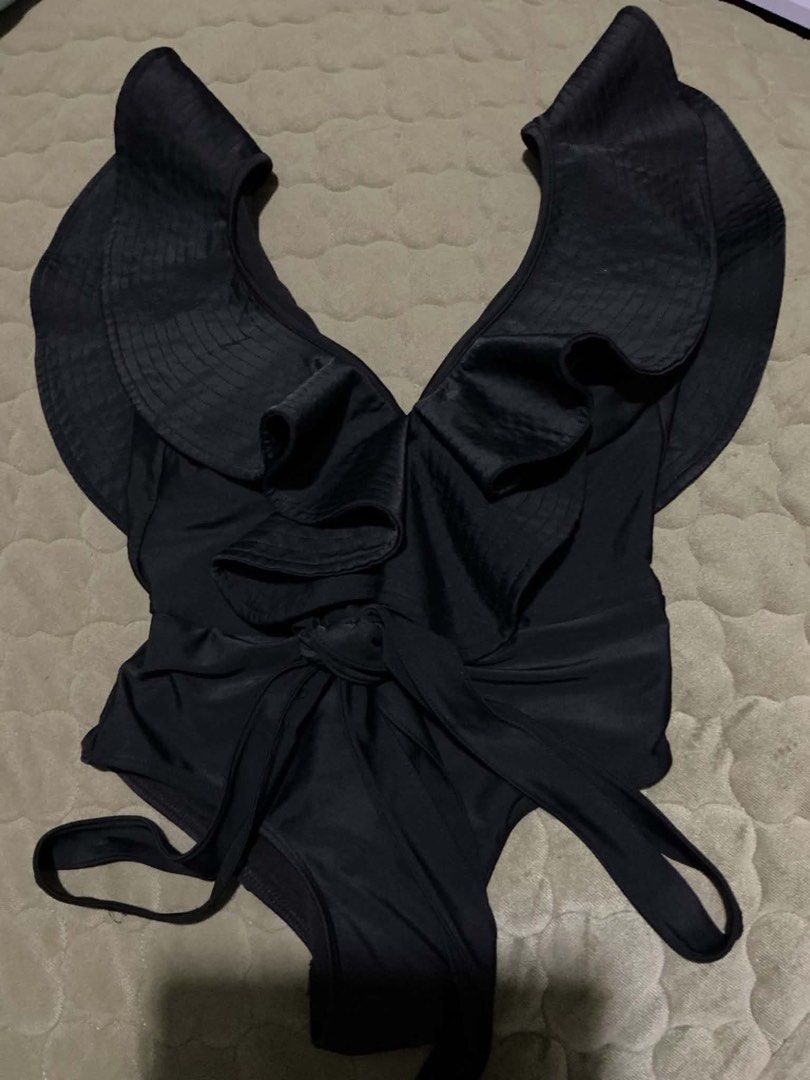 One piece ruffled swimsuit small (Category: Activewear) located in Angeles City. Submitted by ritenianstuff (Listing ID 1465007437, Image 1). Description: From Korea brandnew without tag Small to semi medium check measurements nlng po Add sf 74 Gcash payment.