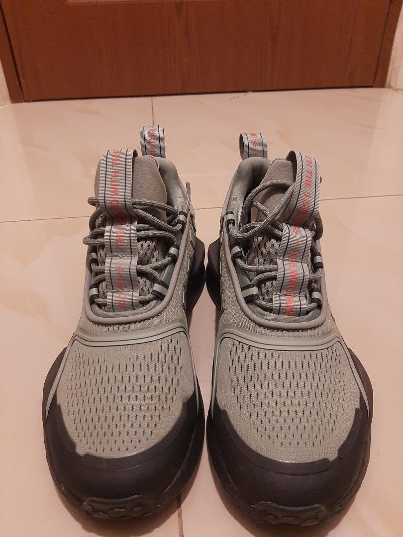 Original Adidas NMD_V3 HQ4444 (Category: Sneakers & Footwear) located in Makati City. Submitted by avadaaaaaa (Listing ID 1465003618, Image 3). Description: Size US 8.5 Silver Green/Carbon/Grey Four Tatlong beses palang po nagamit sayang Original adidas No box po scan niyo nalang qr para ma Ic Binili ko po ito sa rockwell makati.