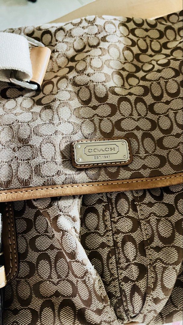 Original Coach sling bag (Category: Other Accessories) located in Santa Rosa. Submitted by aracat (Listing ID 1464980881, Image 3). Description: Preloved Unisex - Original coach bag Size 12inchx8inc.